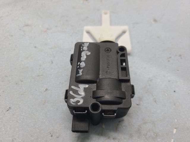 bontott RENAULT SCÉNIC II Központizár Motor Tankajtó