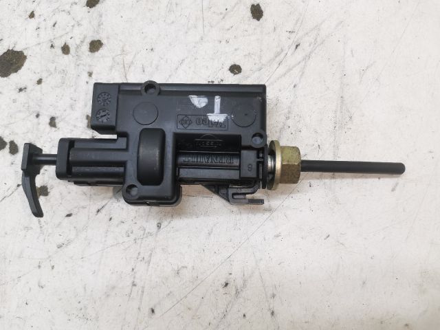 bontott RENAULT SCÉNIC II Központizár Motor Tankajtó