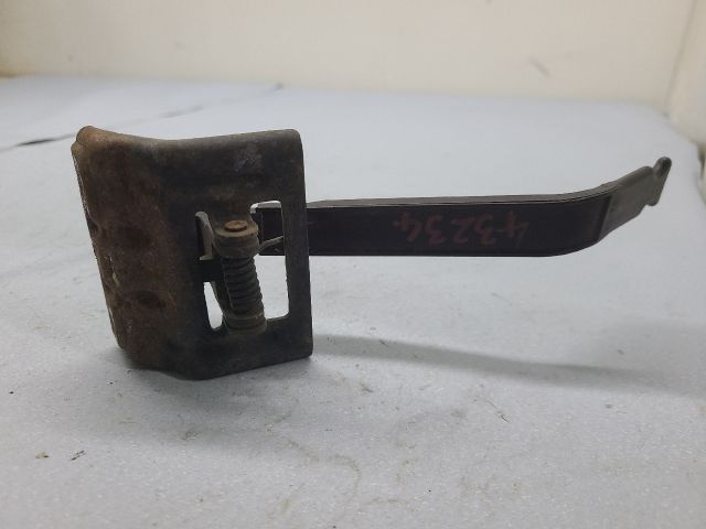 bontott RENAULT SCÉNIC II Motorháztető Nyitó Kar / Gomb