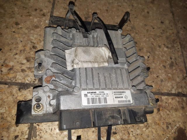 bontott RENAULT SCÉNIC II Motorvezérlő