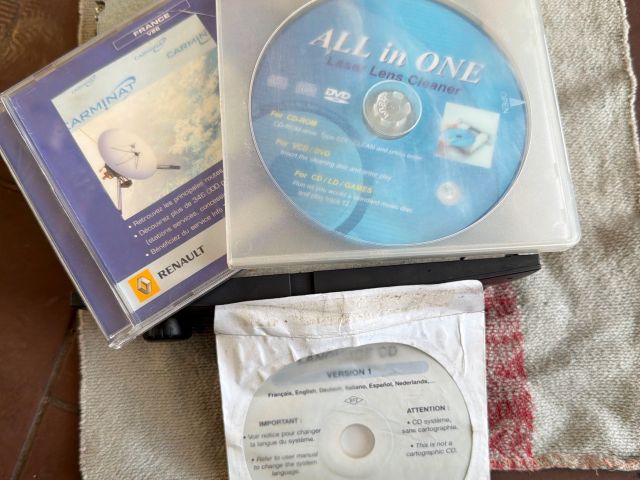 bontott RENAULT SCÉNIC II Navigációs Fejegység