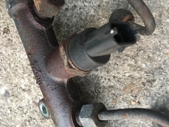 bontott RENAULT SCÉNIC II Nyomásszabályzó Szelep