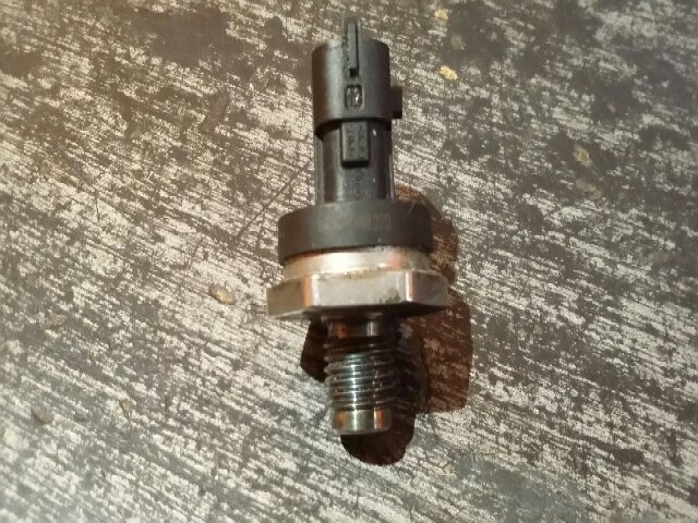 bontott RENAULT SCÉNIC II Nyomásszabályzó Szelep