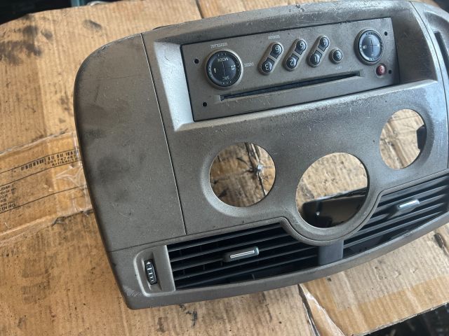 bontott RENAULT SCÉNIC II Rádió / CD