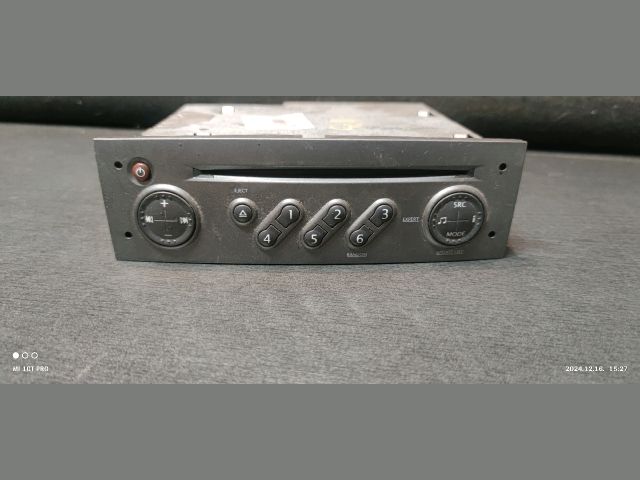 bontott RENAULT SCÉNIC II Rádió / CD