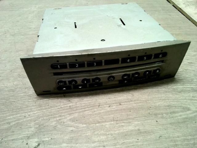 bontott RENAULT SCÉNIC II Rádió / CD