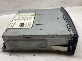 bontott RENAULT SCÉNIC II Rádió / CD