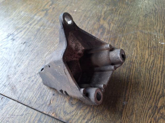 bontott RENAULT SCÉNIC II Tartó Bak