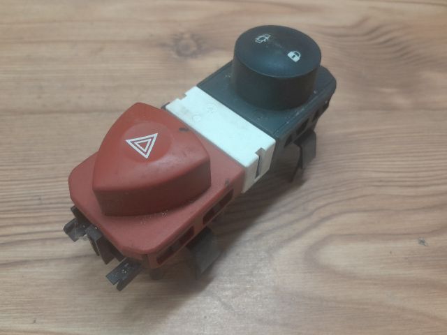 bontott RENAULT SCÉNIC II Vészvillogó Kapcsoló