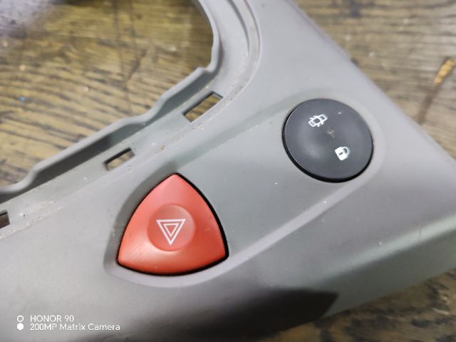 bontott RENAULT SCÉNIC II Vészvillogó Kapcsoló
