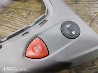 bontott RENAULT SCÉNIC II Vészvillogó Kapcsoló