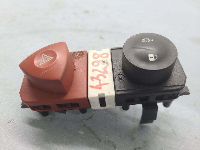 bontott RENAULT SCÉNIC II Vészvillogó Kapcsoló