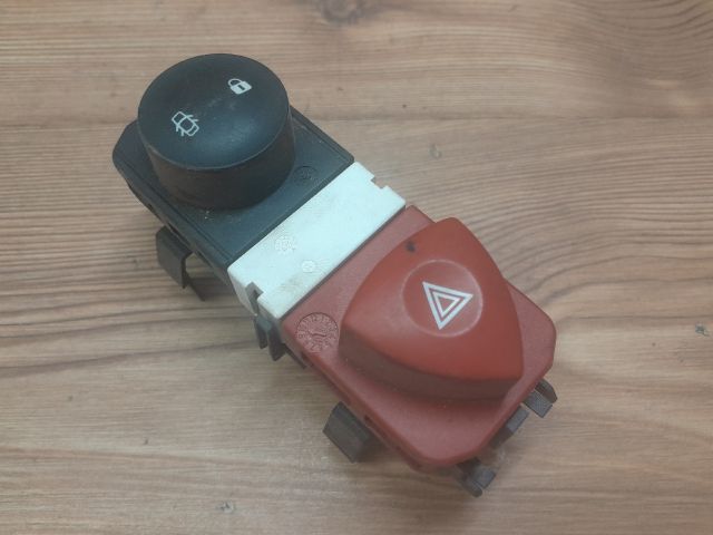 bontott RENAULT SCÉNIC II Vészvillogó Kapcsoló
