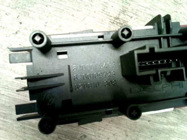 bontott RENAULT SCÉNIC II Vészvillogó Kapcsoló