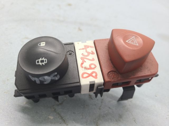 bontott RENAULT SCÉNIC II Vészvillogó Kapcsoló