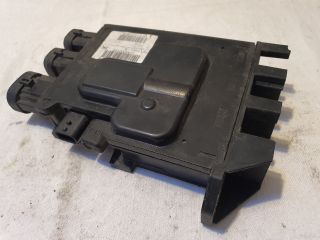 bontott RENAULT SCÉNIC III Biztosítéktábla Motortér