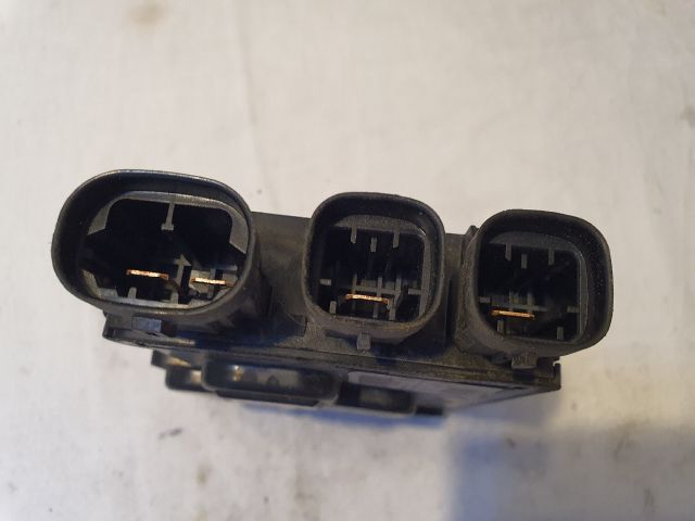 bontott RENAULT SCÉNIC III Biztosítéktábla Motortér