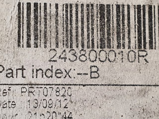 bontott RENAULT SCÉNIC III Biztosítéktábla Motortér