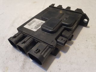 bontott RENAULT SCÉNIC III Biztosítéktábla Motortér