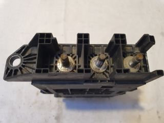 bontott RENAULT SCÉNIC III Biztosítéktábla Motortér