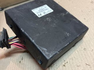 bontott RENAULT SCÉNIC III Biztosítéktábla Motortér