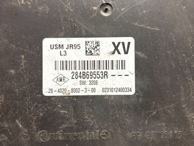 bontott RENAULT SCÉNIC III Biztosítéktábla Motortér