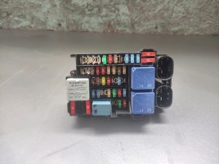 bontott RENAULT SCÉNIC III Biztosítéktábla Motortér