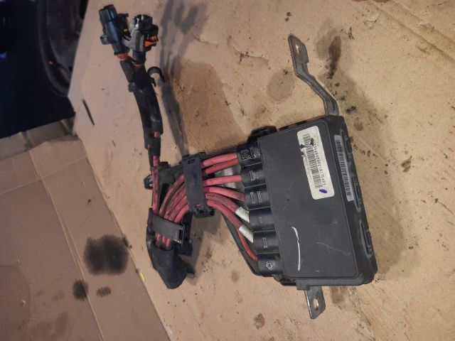 bontott RENAULT SCÉNIC III Biztosítéktábla Motortér