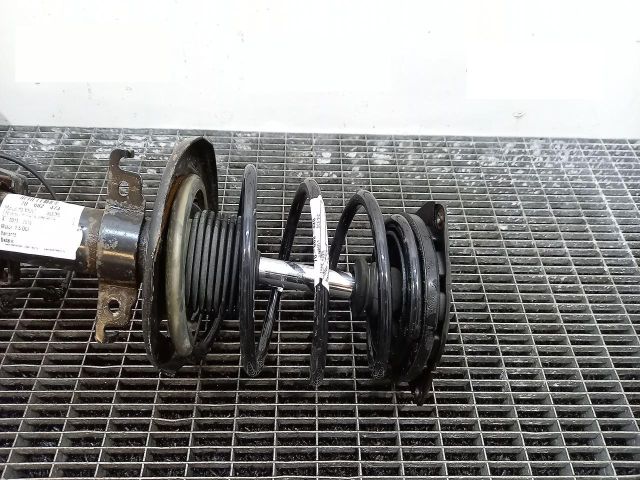 bontott RENAULT SCÉNIC III Első Rugó