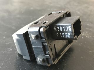 bontott RENAULT SCÉNIC III ESP Kapcsoló