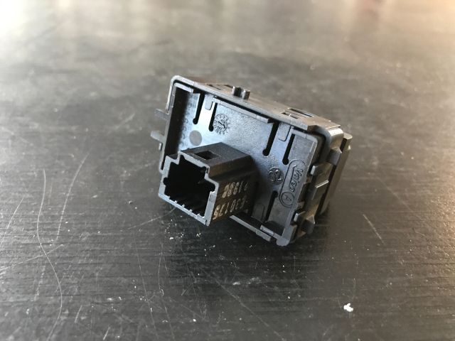 bontott RENAULT SCÉNIC III ESP Kapcsoló