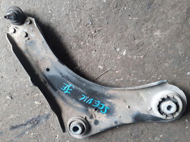 bontott RENAULT SCÉNIC III Jobb első Lengőkar