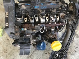 bontott RENAULT SCÉNIC III Motor (Fűzött blokk hengerfejjel)