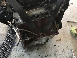 bontott RENAULT SCÉNIC III Motor (Fűzött blokk hengerfejjel)