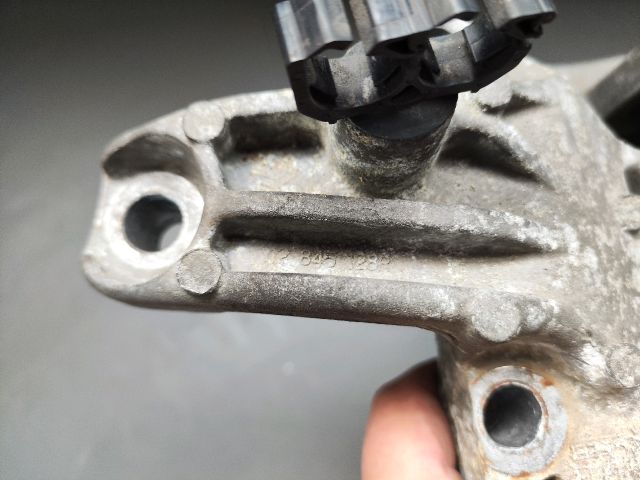 bontott RENAULT SCÉNIC III Motor Tartó Bak (Fém)