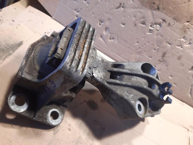 bontott RENAULT SCÉNIC III Motor Tartó Bak Jobb