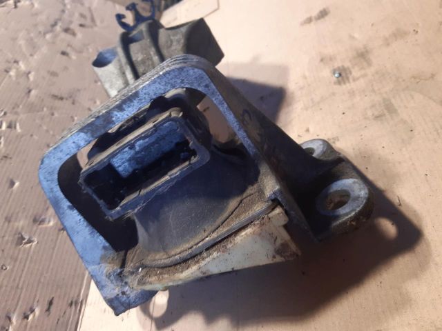 bontott RENAULT SCÉNIC III Motor Tartó Bak Jobb