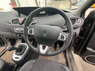 bontott RENAULT SCÉNIC III Vízhűtő Radiátor (Klímás)