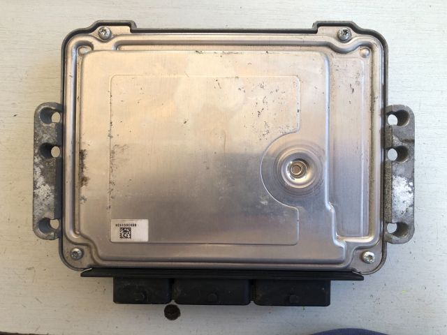 bontott RENAULT SCÉNIC III Motorvezérlő