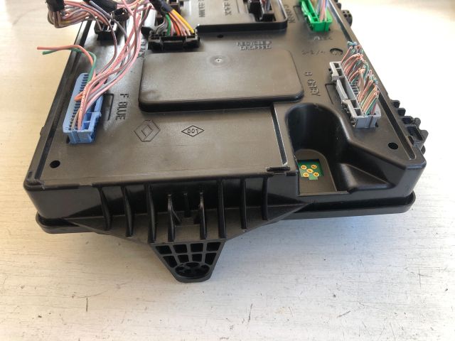 bontott RENAULT SCÉNIC III Motorvezérlő