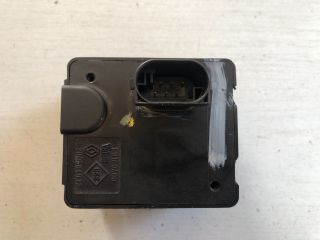 bontott RENAULT SCÉNIC III Motorvezérlő