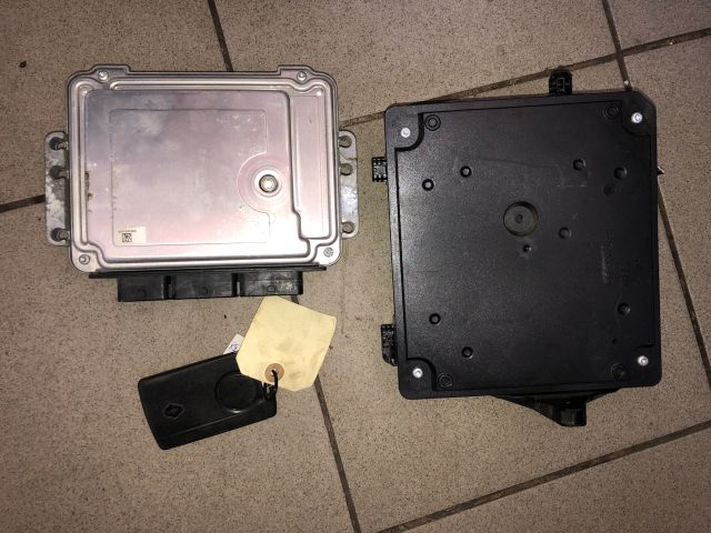 bontott RENAULT SCÉNIC III Motorvezérlő