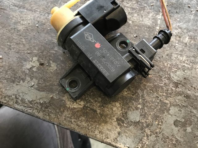 bontott RENAULT SCÉNIC III Turbó Vákum Szelep