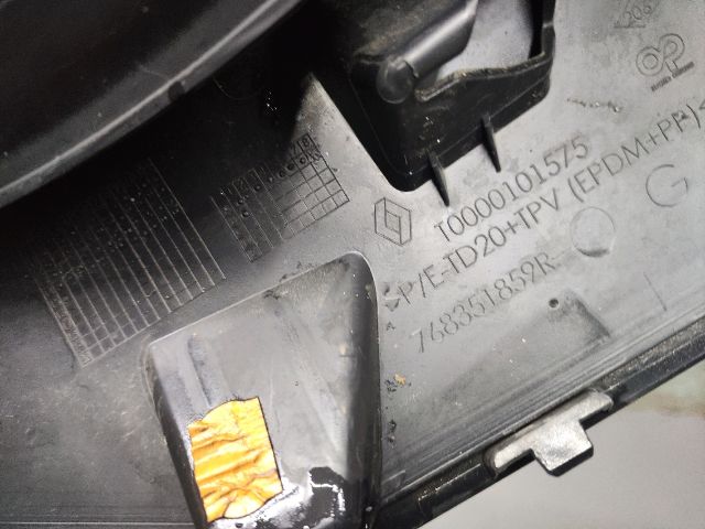 bontott RENAULT SCÉNIC III Bal A Oszlop Burkolat