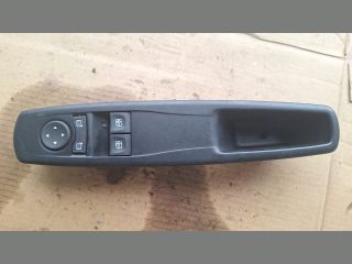 bontott RENAULT SCÉNIC III Bal első Ablakemelő Kapcsoló
