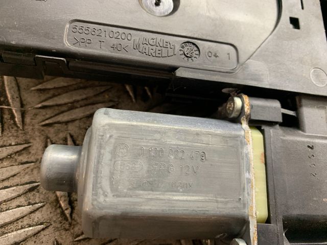 bontott RENAULT SCÉNIC III Bal első Ablakemelő Motor