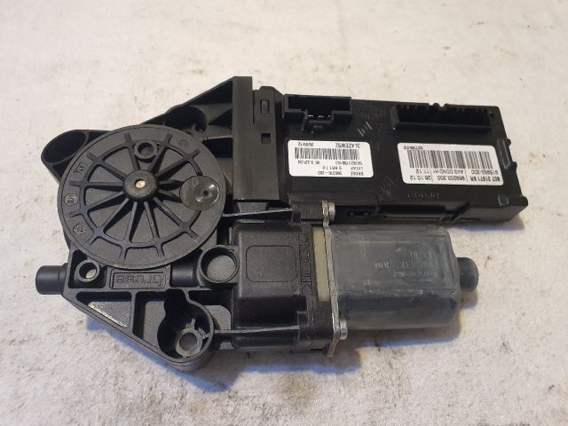 bontott RENAULT SCÉNIC III Bal első Ablakemelő Motor