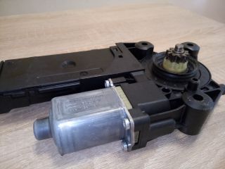 bontott RENAULT SCÉNIC III Bal első Ablakemelő Motor