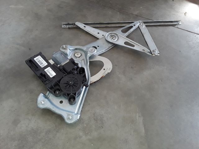 bontott RENAULT SCÉNIC III Bal első Ablakemelő Szerkezet (Elektromos)