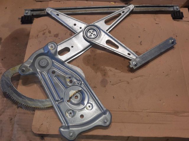 bontott RENAULT SCÉNIC III Bal első Ablakemelő Szerkezet (Elektromos)